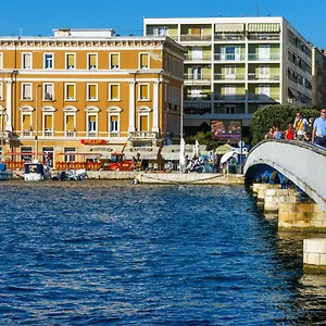 https://summertime-apartments.hotelinzadar.com